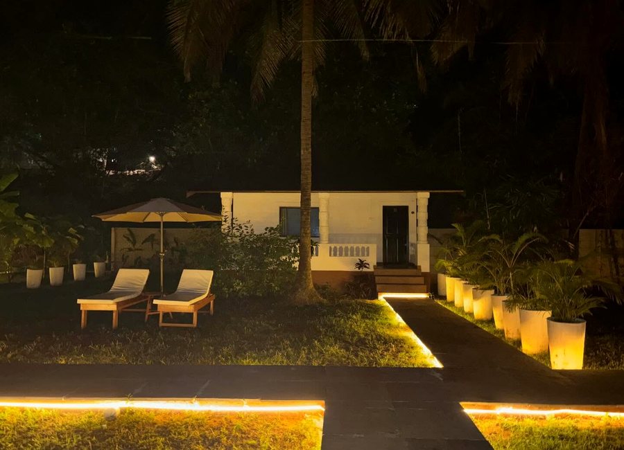 Night garden lighting at Mamagoa Resort