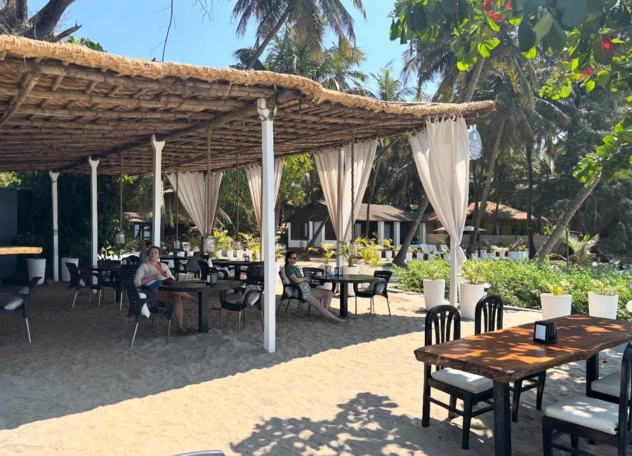 Daytime beach restaurant