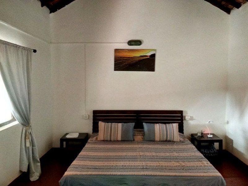 Cottage with Garden view bedroom