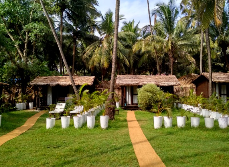 Deluxe Bungalow with Garden view photo 1 at Mamagoa Resort