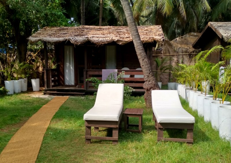 Deluxe Bungalow with Garden view photo 2 at Mamagoa Resort