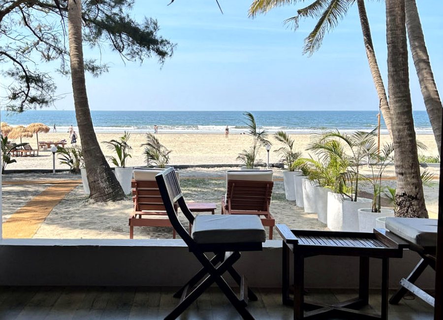 Sea view sit-out at Mamagoa Resort